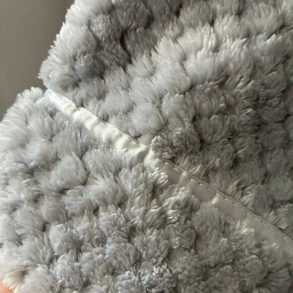 NWT Cozy Pavilia Gray Robe, Small - Picture 5 of 7